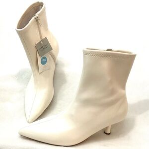 White A NEW Day Lonnie Zip Up Pointed Toe Kitten Heel Faux Leather Boot Size 7.5